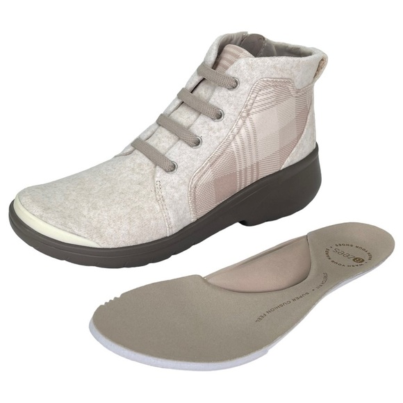 Bzees Womens Ankle Boots 7M Kick Back Taupe Cushioned Insole Arch Support - Picture 12 of 15